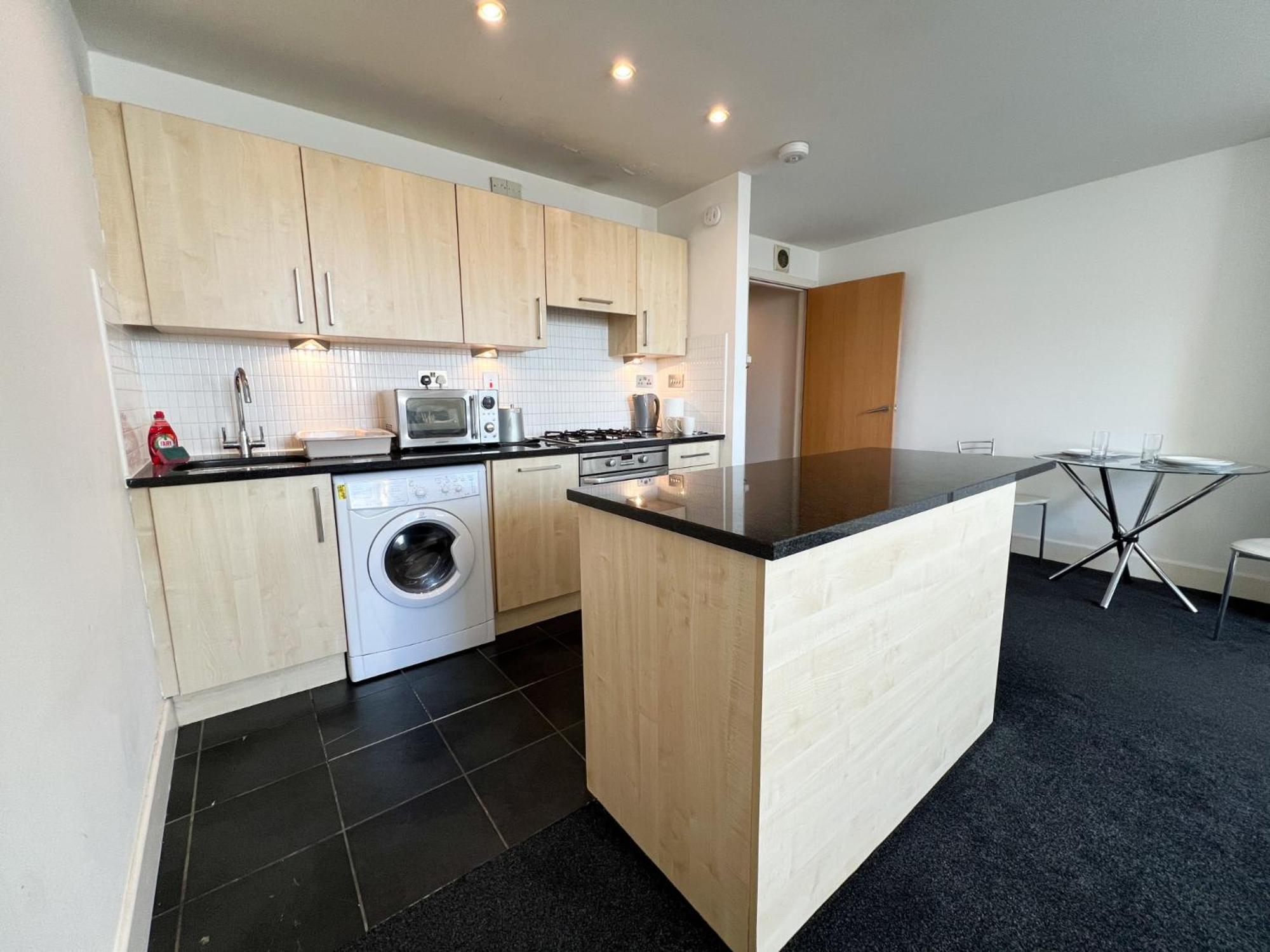 Gem 1 Bed Flat Centre *