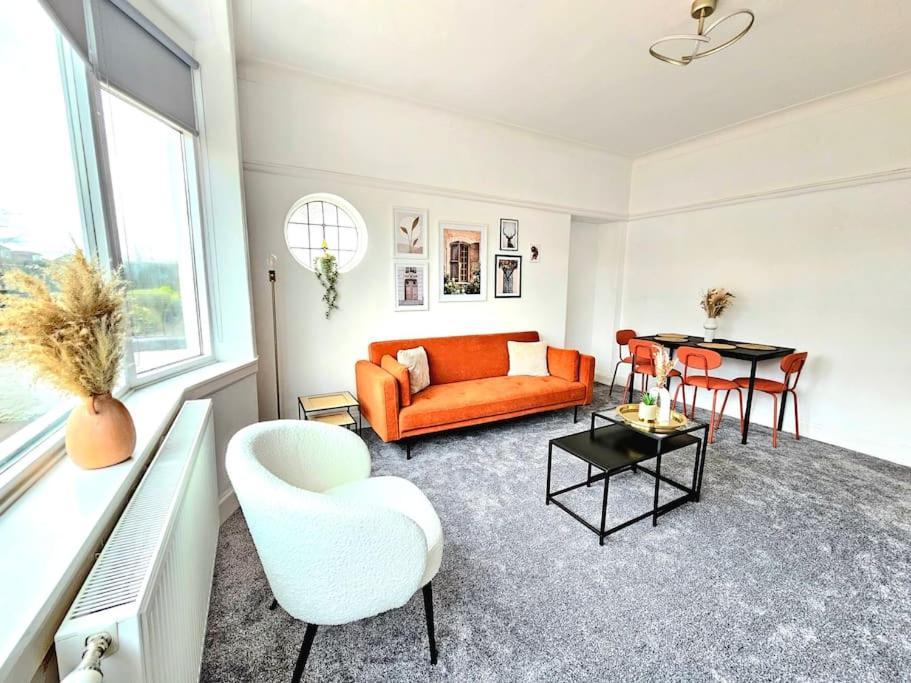 Charming 3-bed Oasis-free Parking