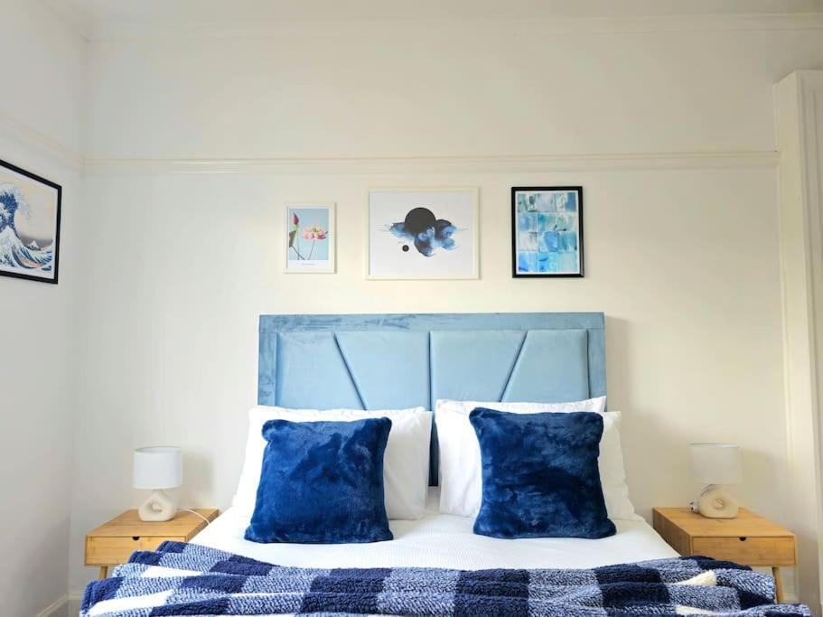 Charming 3-bed Oasis-free Parking Glasgow