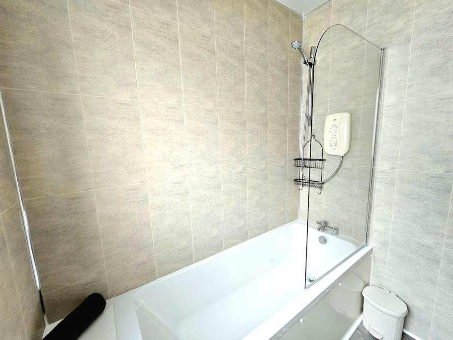 Holiday home Charming 3-bed Oasis-free Parking