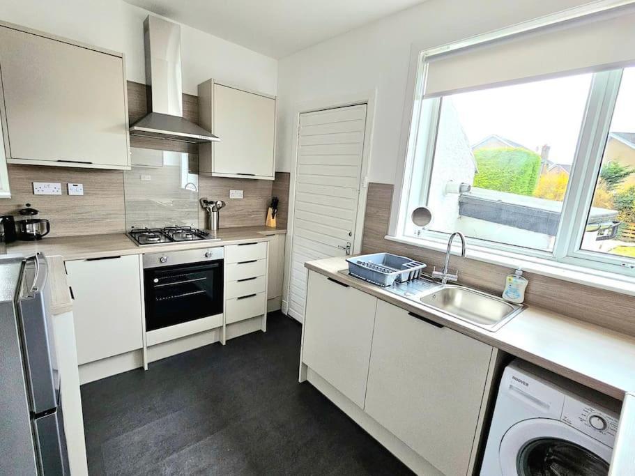 Charming 3-bed Oasis-free Parking