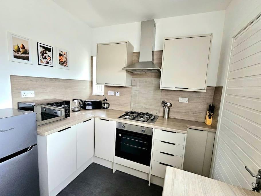 Charming 3-bed Oasis-free Parking Holiday home