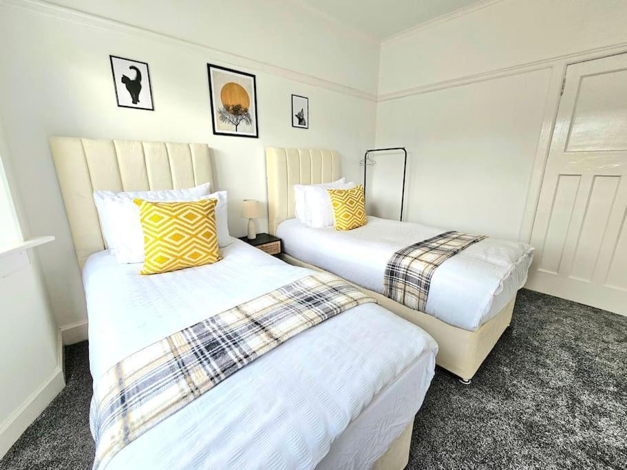 Charming 3-bed Oasis-free Parking Holiday home *