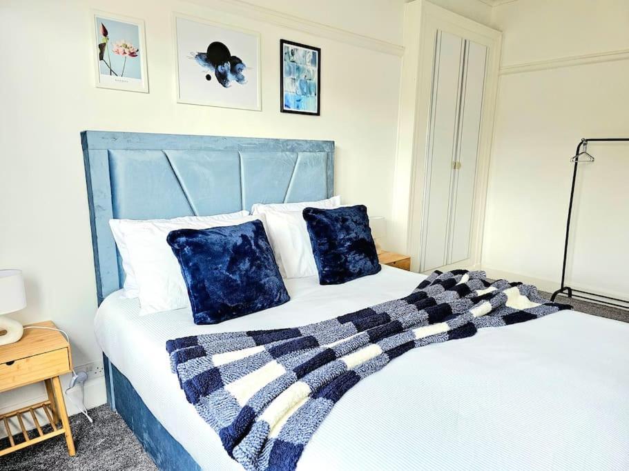 Charming 3-bed Oasis-free Parking *