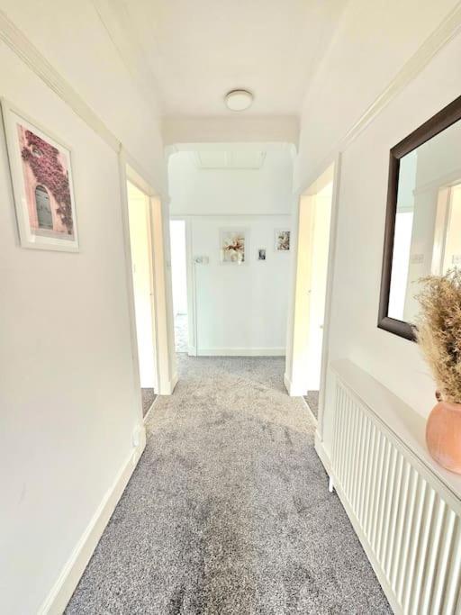 Charming 3-bed Oasis-free Parking Glasgow