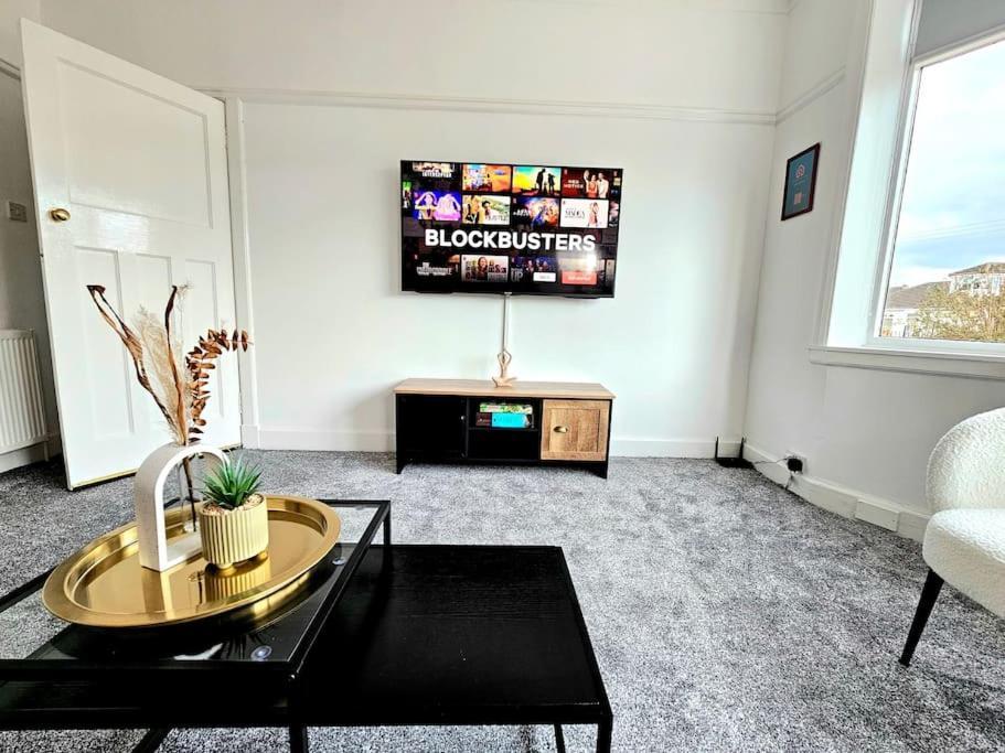 Charming 3-bed Oasis-free Parking Holiday home