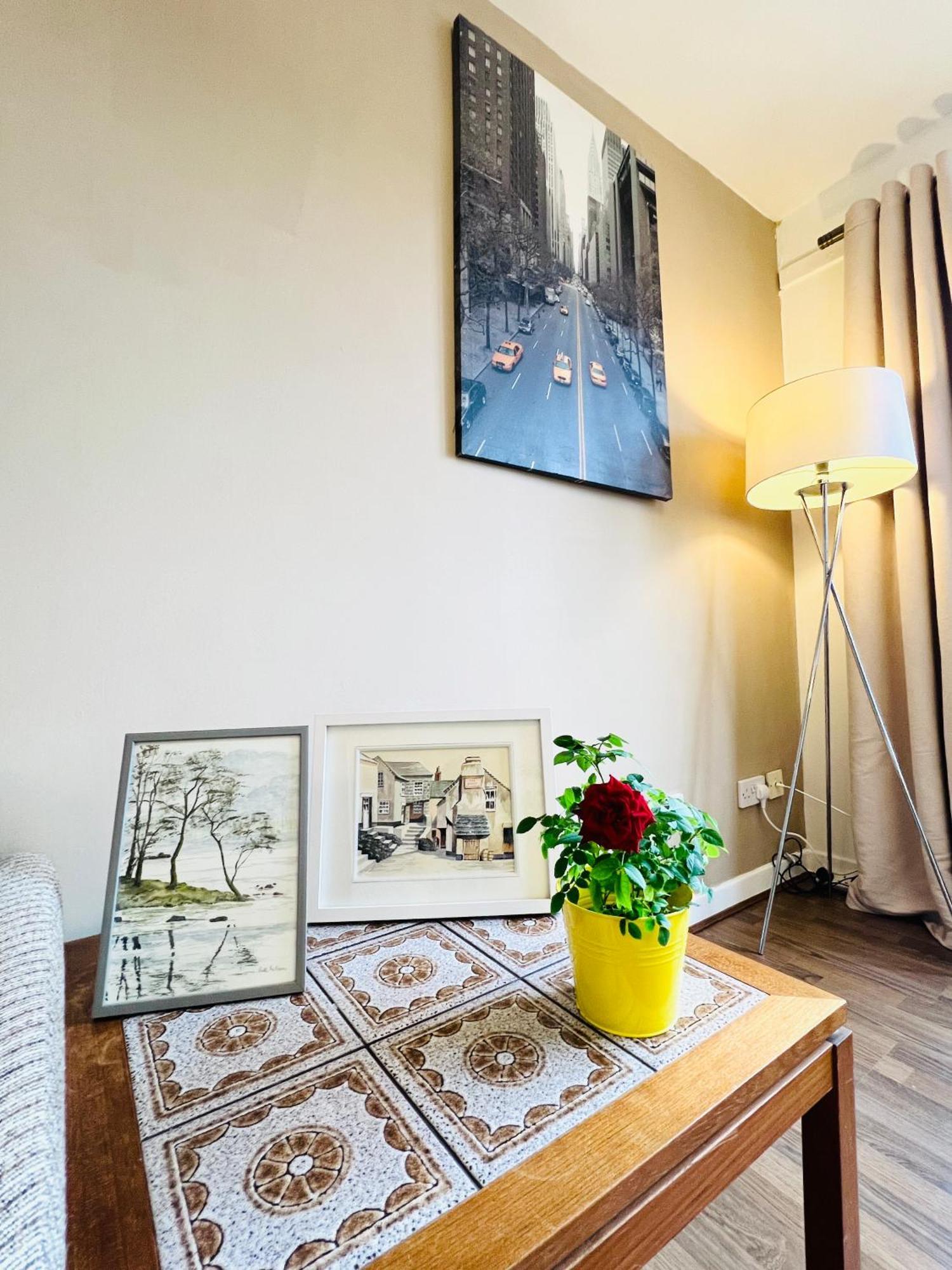 Apartment Beautiful & Spacious 2-bed Flat In Centre With Free Parking Glasgow