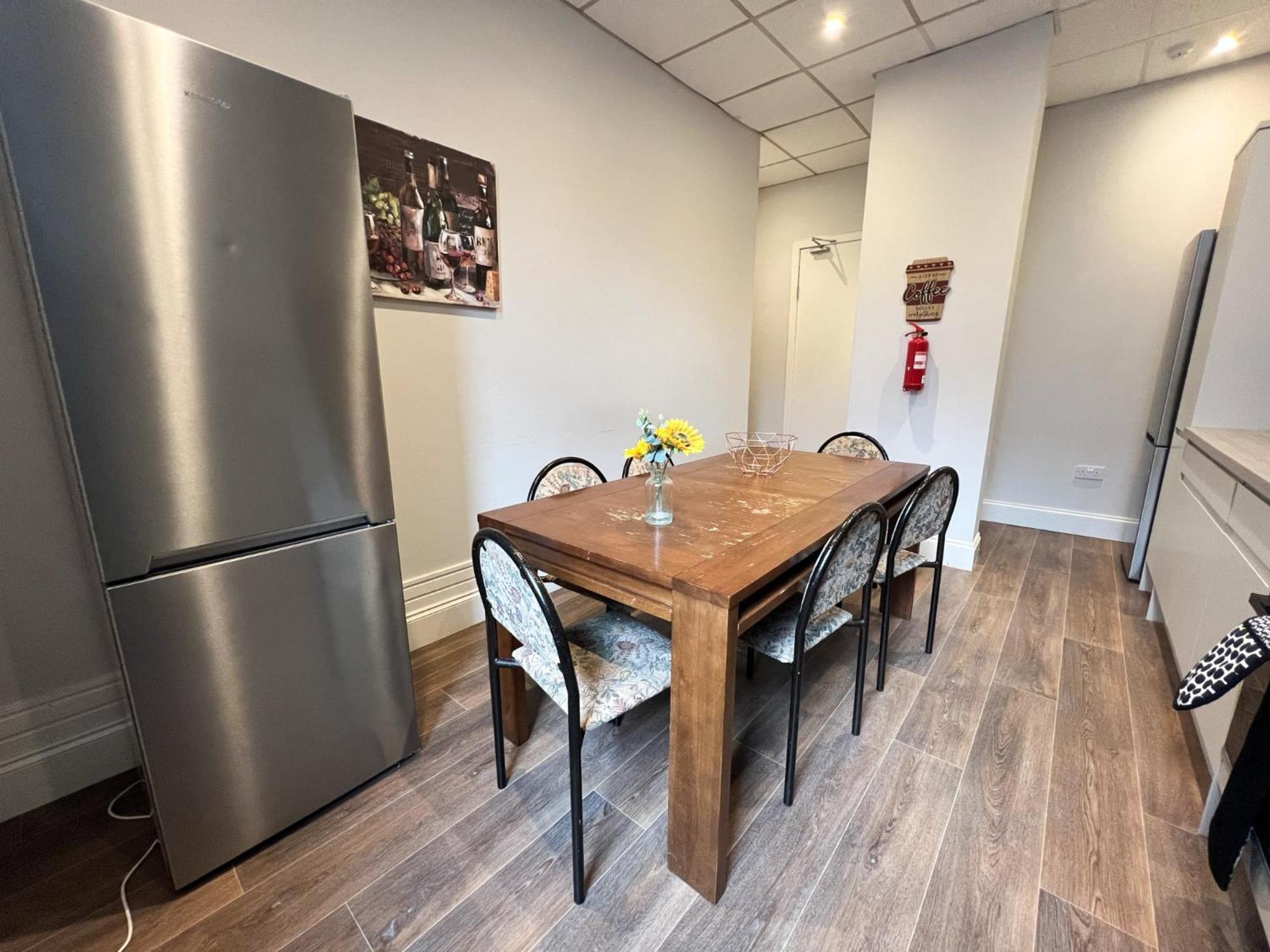 Apartment Centre 5 Bedroom Flat On Sauchiehall Street