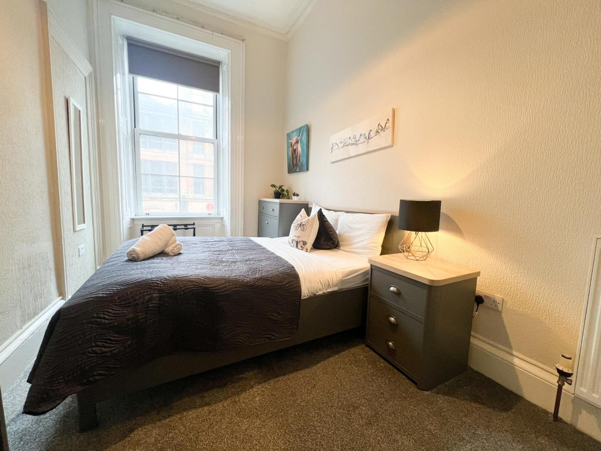 Apartment Centre 5 Bedroom Flat On Sauchiehall Street *