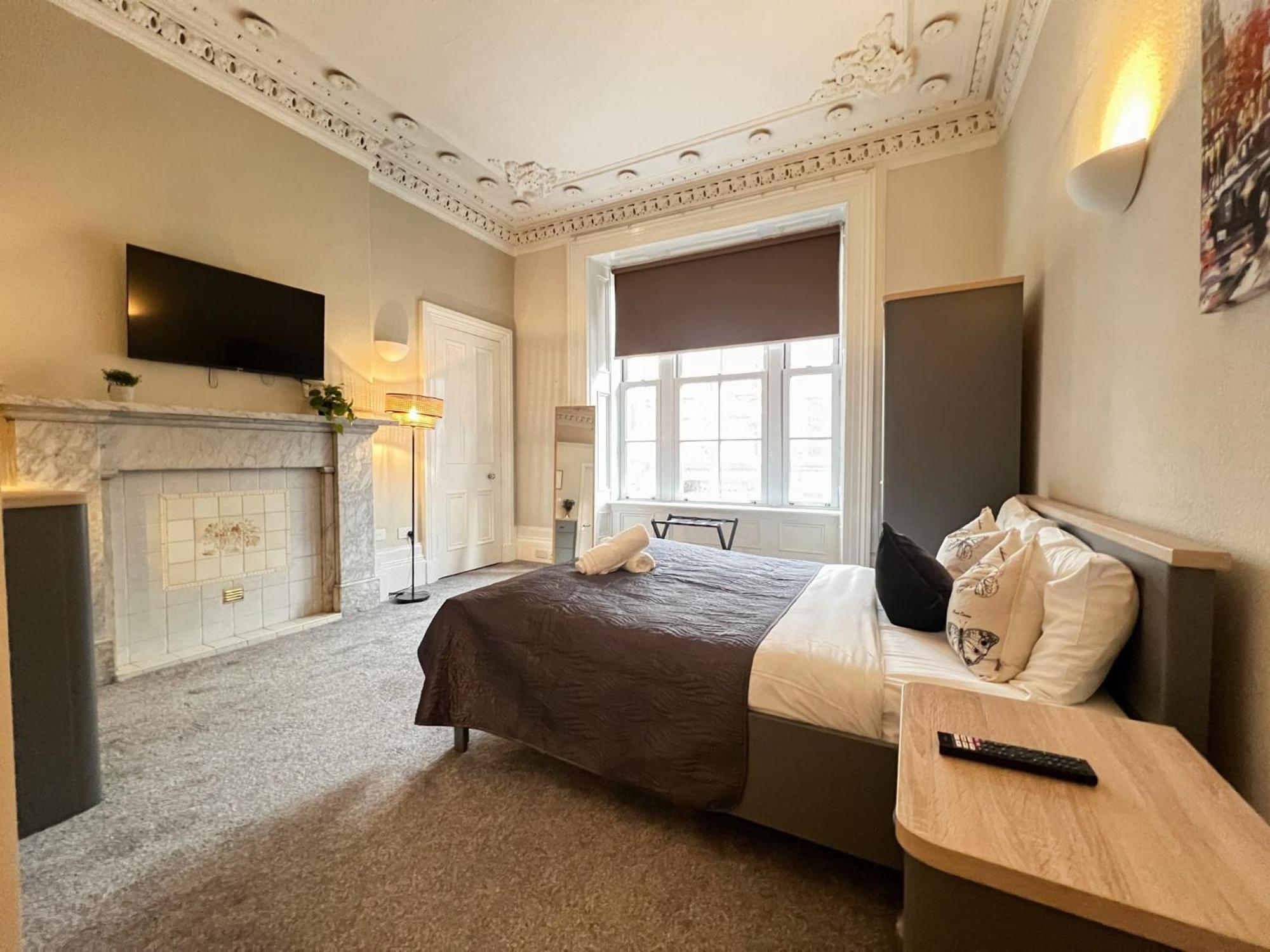 Centre 5 Bedroom Flat On Sauchiehall Street Apartment