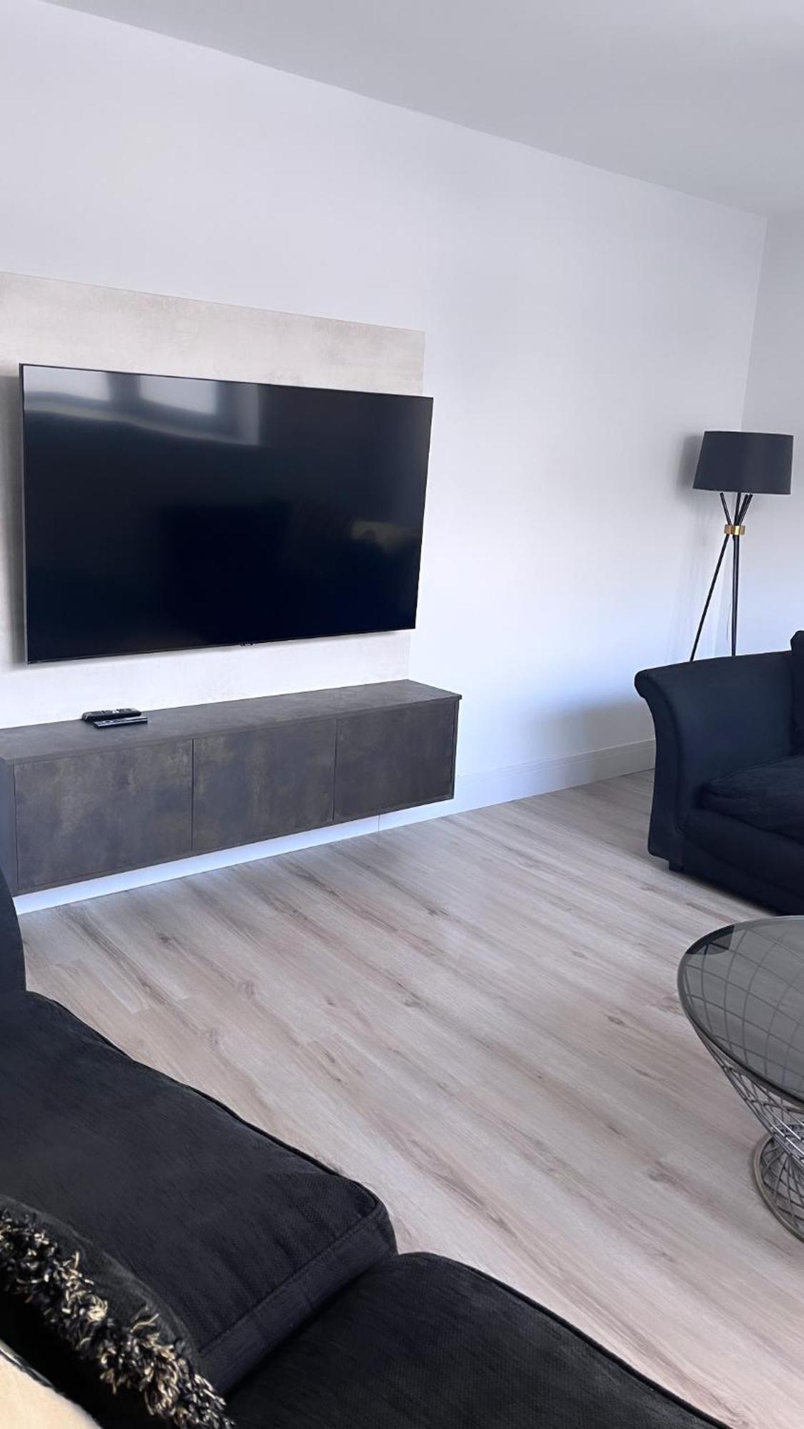 3 Bedroom House Near Centre Sleeps 7 * Glasgow
