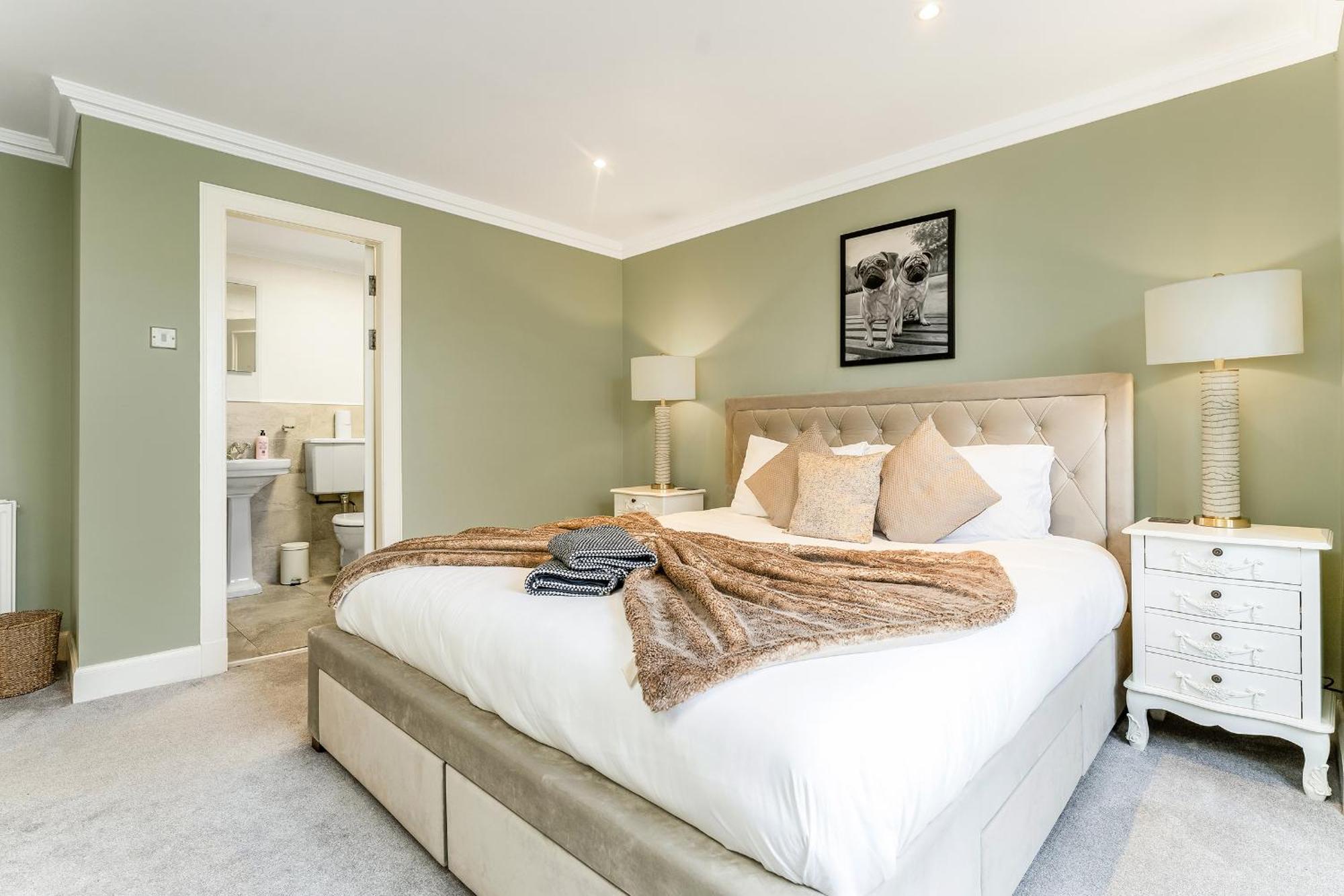 Luxurious Park District Duplex Glasgow