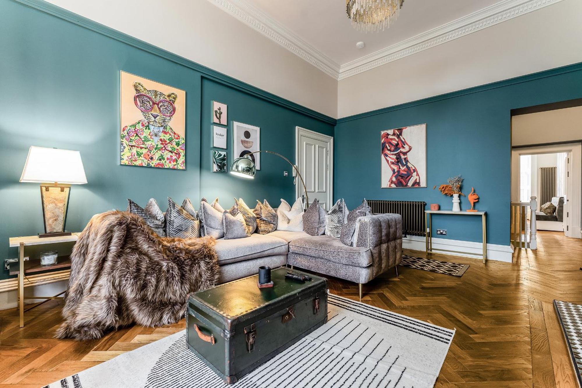 Luxurious Park District Duplex Apartment Glasgow