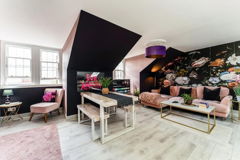 The Rose- Stylish Penthouse 2 Bed Centre With Free Parking & Lift