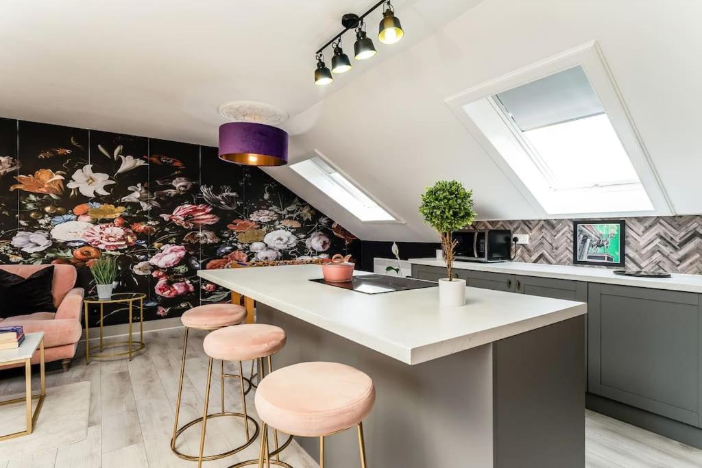 Apartment The Rose- Stylish Penthouse 2 Bed Centre With Free Parking & Lift