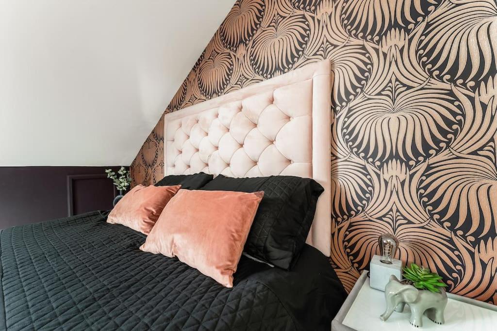 The Rose- Stylish Penthouse 2 Bed Centre With Free Parking & Lift