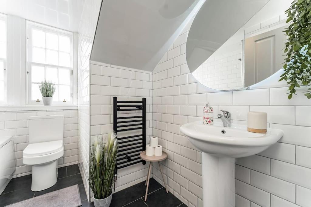 Apartment The Rose- Stylish Penthouse 2 Bed Centre With Free Parking & Lift
