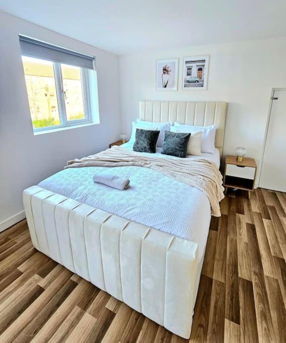 Holiday home Spacious Haven With Free Parking Glasgow