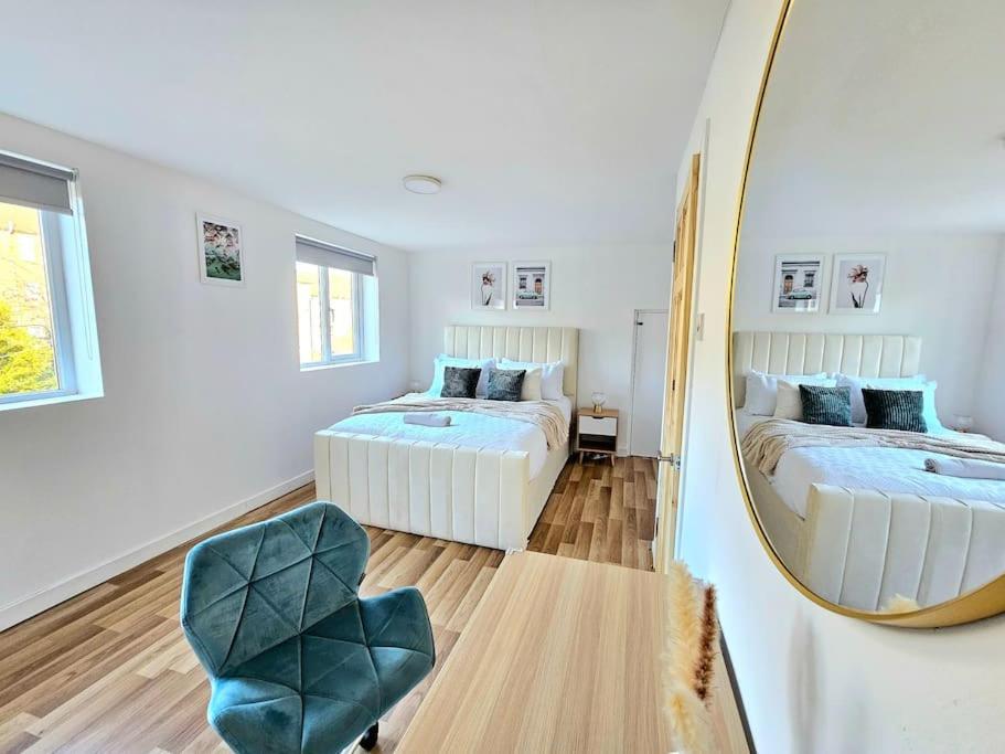 Spacious Haven With Free Parking Holiday home