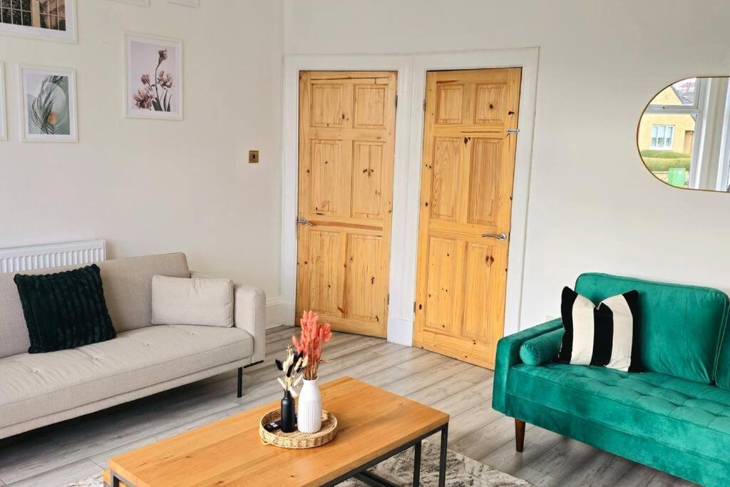 Spacious Haven With Free Parking Holiday home Glasgow