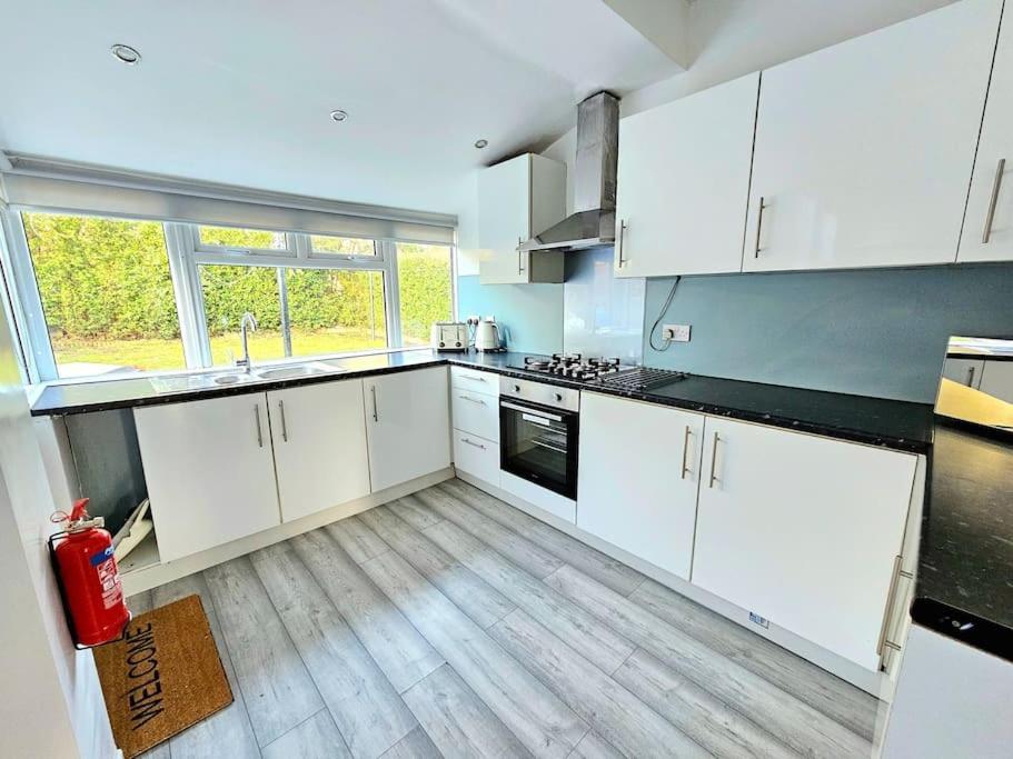 Holiday home Spacious Haven With Free Parking Glasgow
