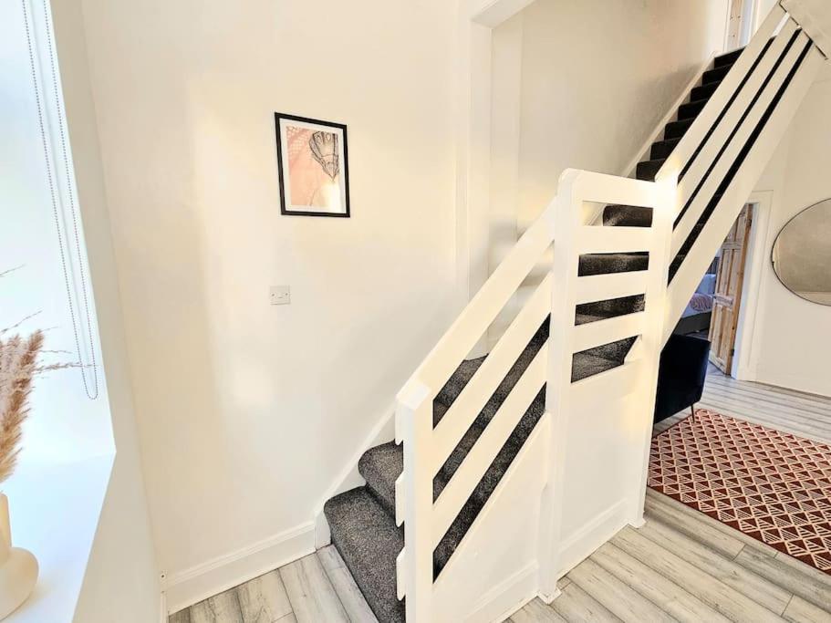 Holiday home Spacious Haven With Free Parking Glasgow