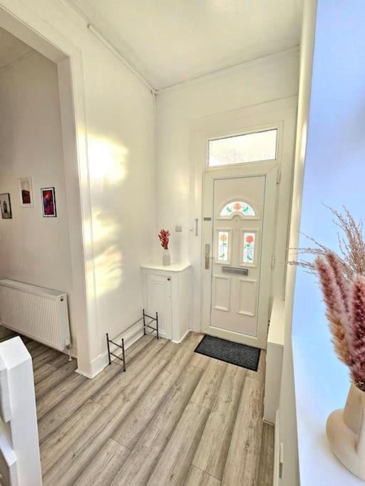 Spacious Haven With Free Parking Glasgow