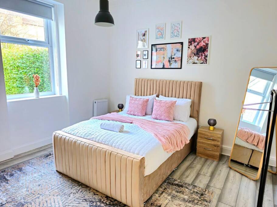 Spacious Haven With Free Parking Holiday home Glasgow