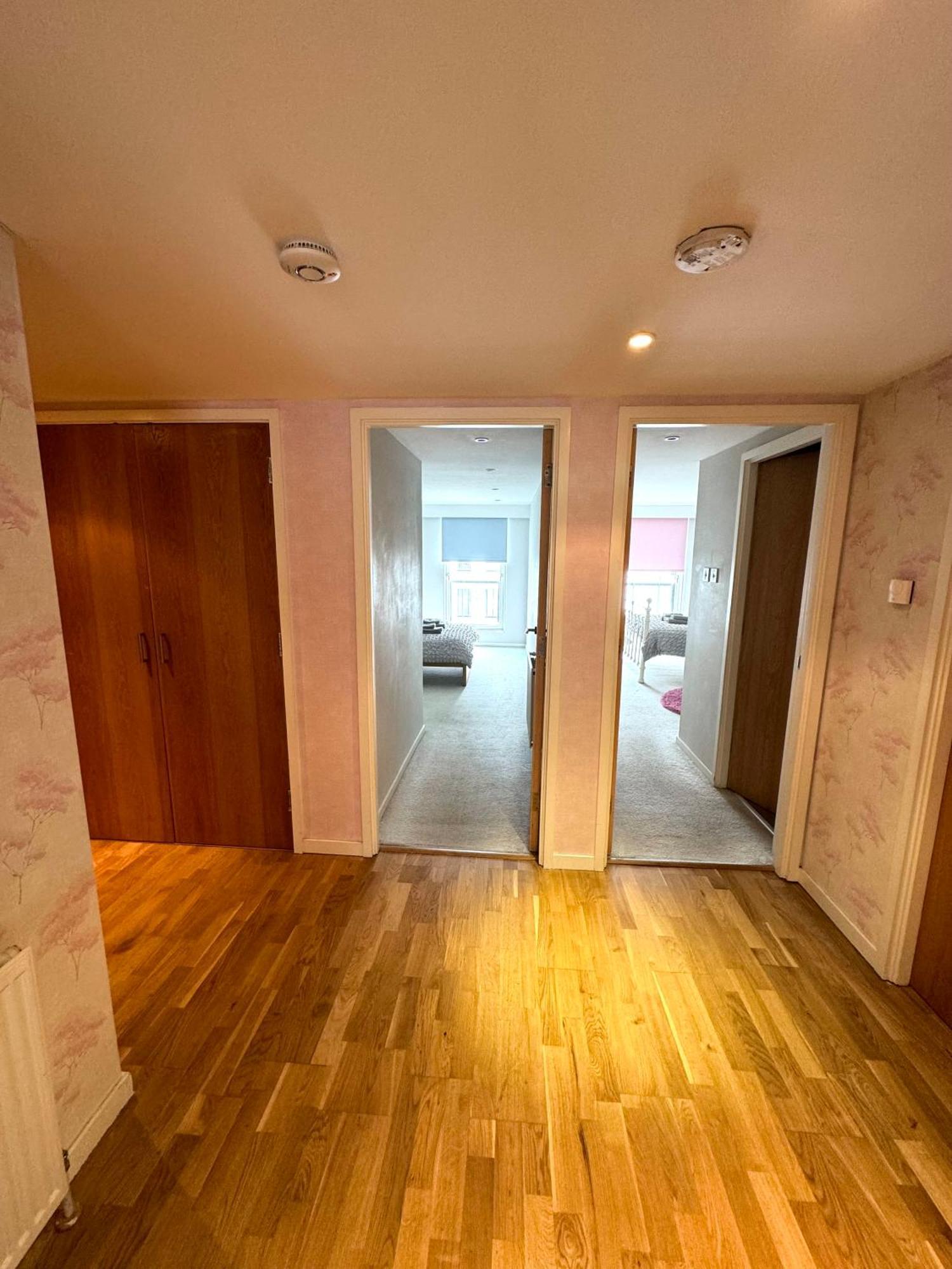 Merchant Luxury 2 Bedroom With Secure Parking Available On Request Apartment Glasgow
