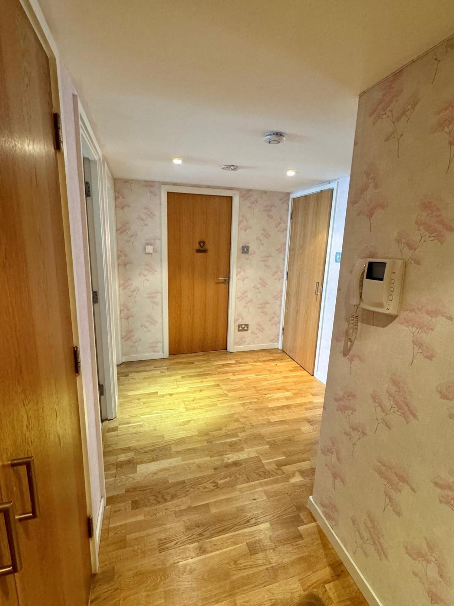 Merchant Luxury 2 Bedroom With Secure Parking Available On Request Glasgow