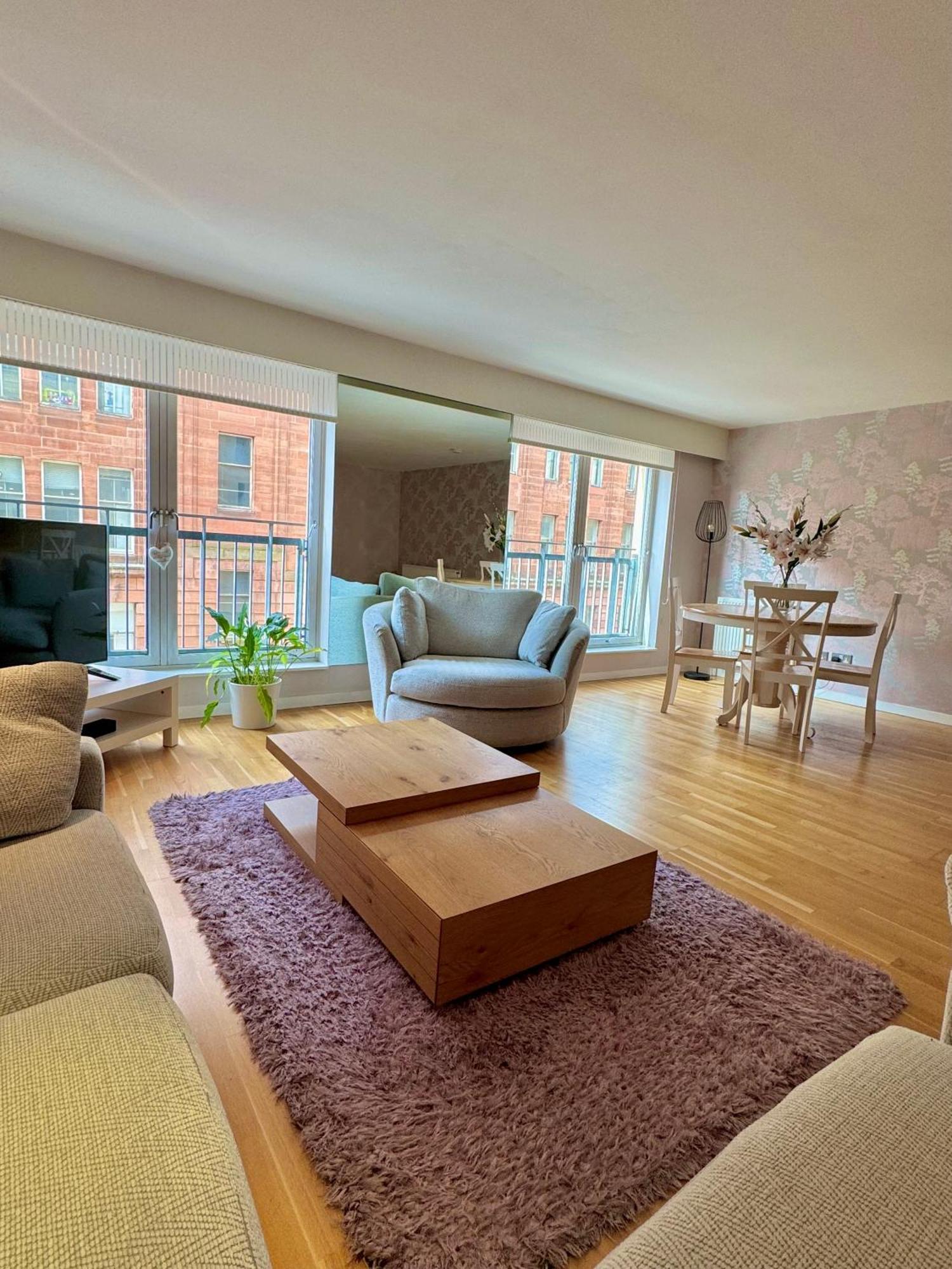 Merchant Luxury 2 Bedroom With Secure Parking Available On Request Apartment