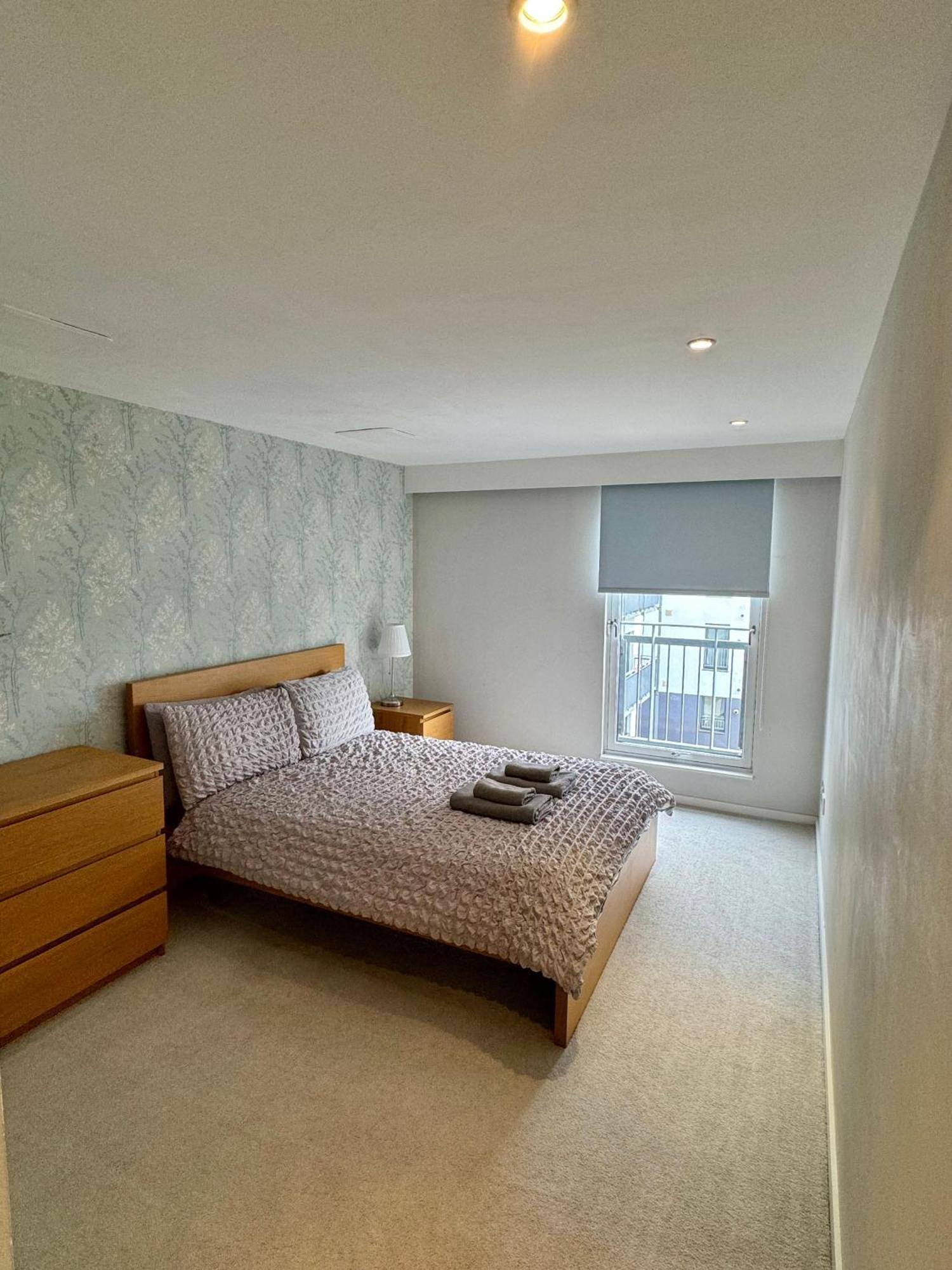 Merchant Luxury 2 Bedroom With Secure Parking Available On Request Apartment