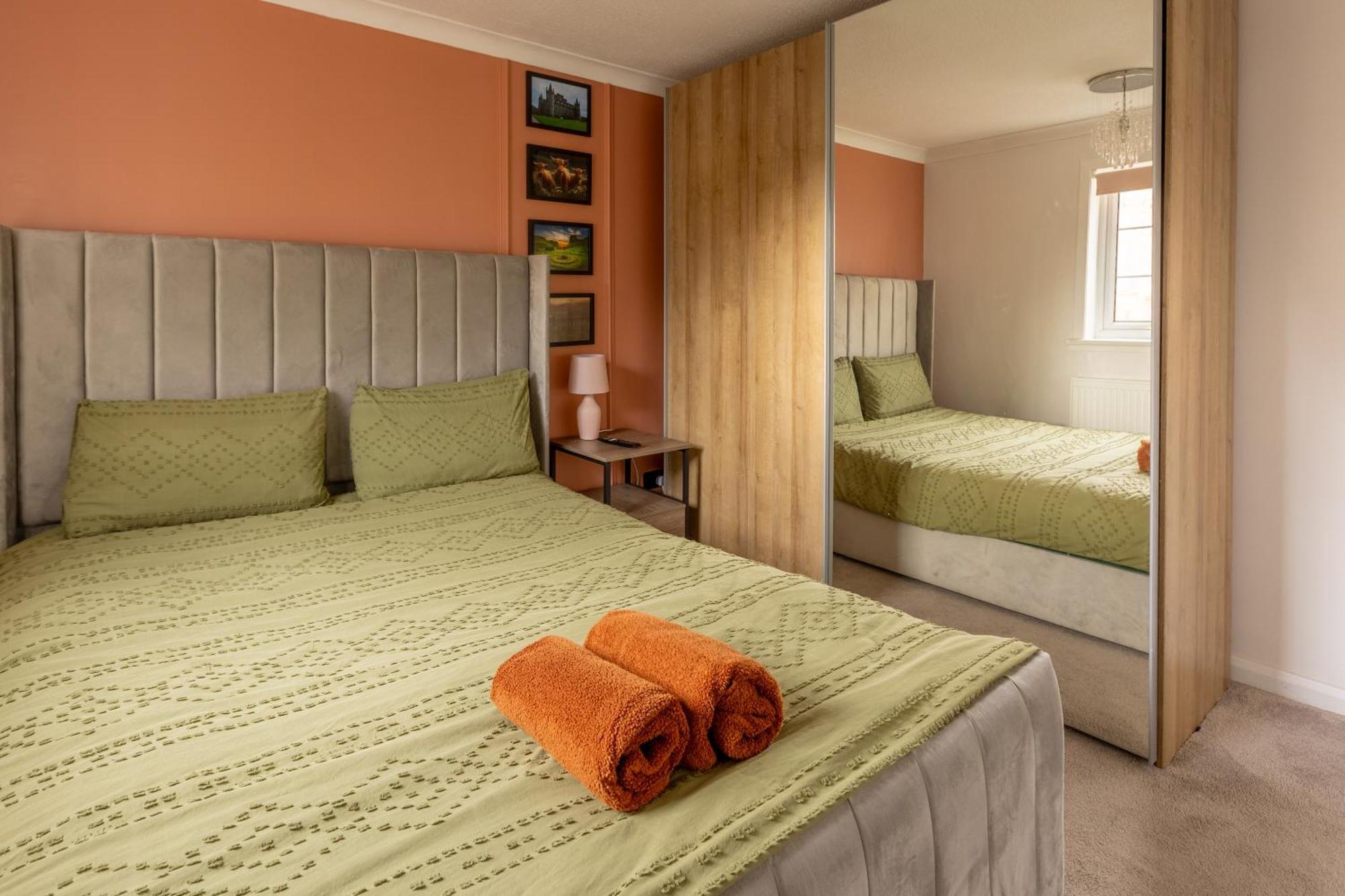 Holiday home Ideal 3 Bed In With Free Parking Glasgow