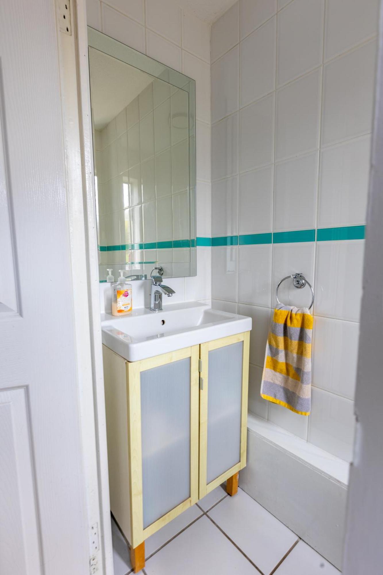 Ideal 3 Bed In With Free Parking Holiday home