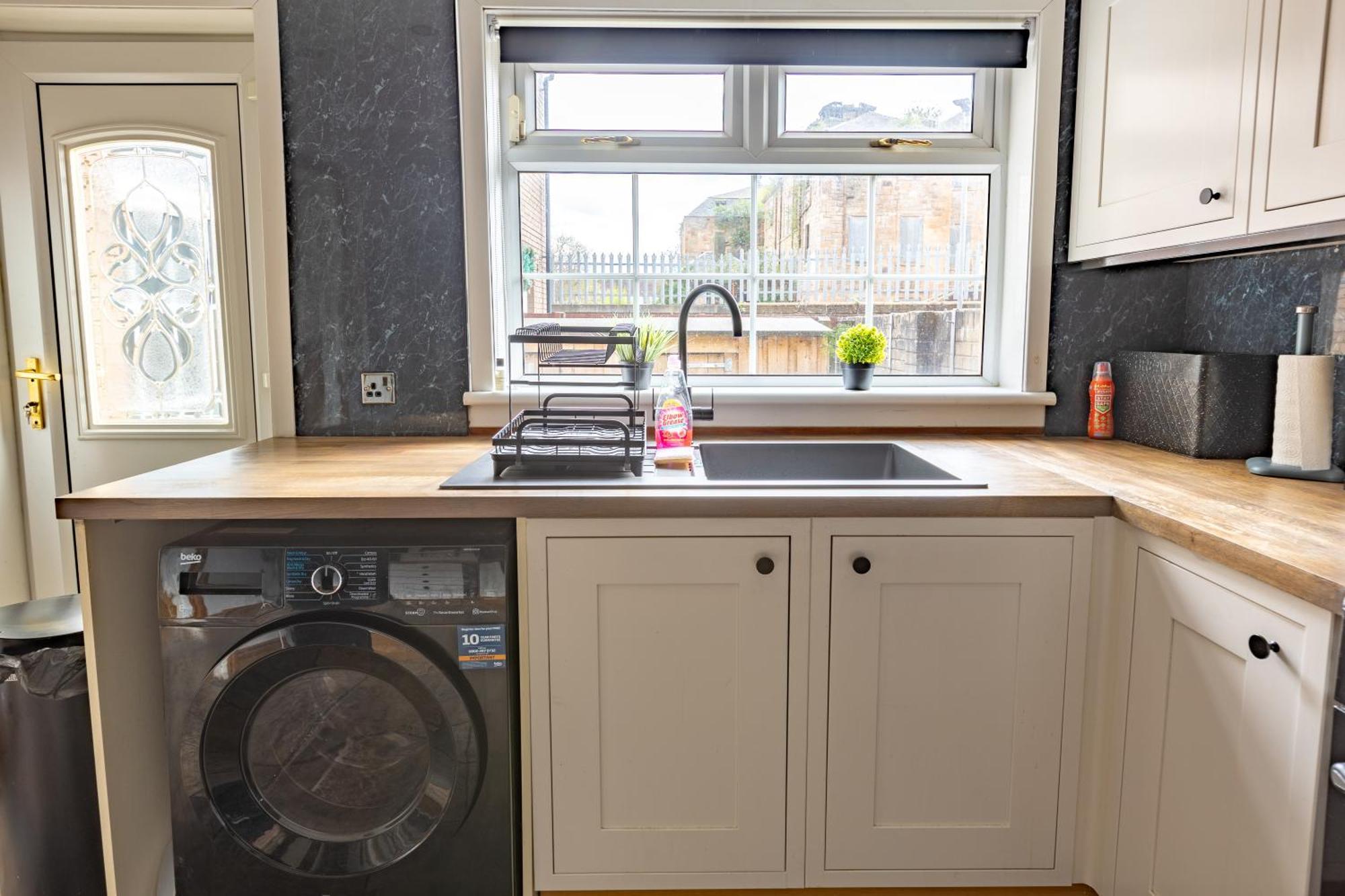 Holiday home Ideal 3 Bed In With Free Parking *