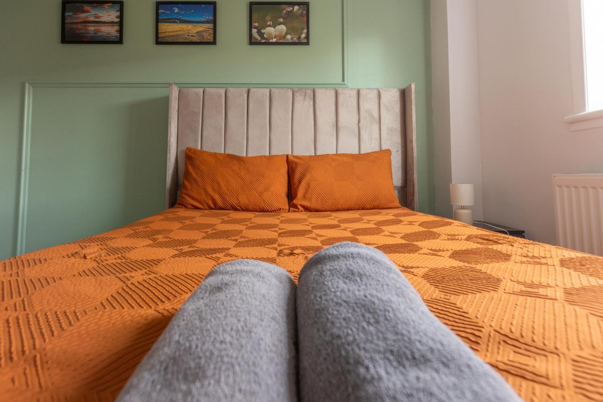 Ideal 3 Bed In With Free Parking Holiday home