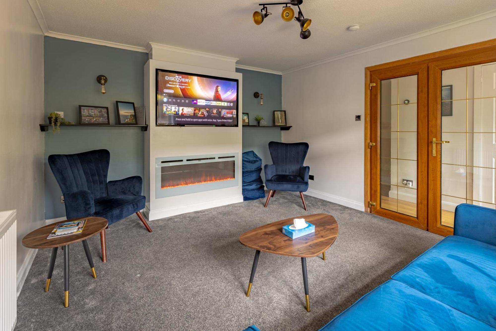 Ideal 3 Bed In With Free Parking * Glasgow