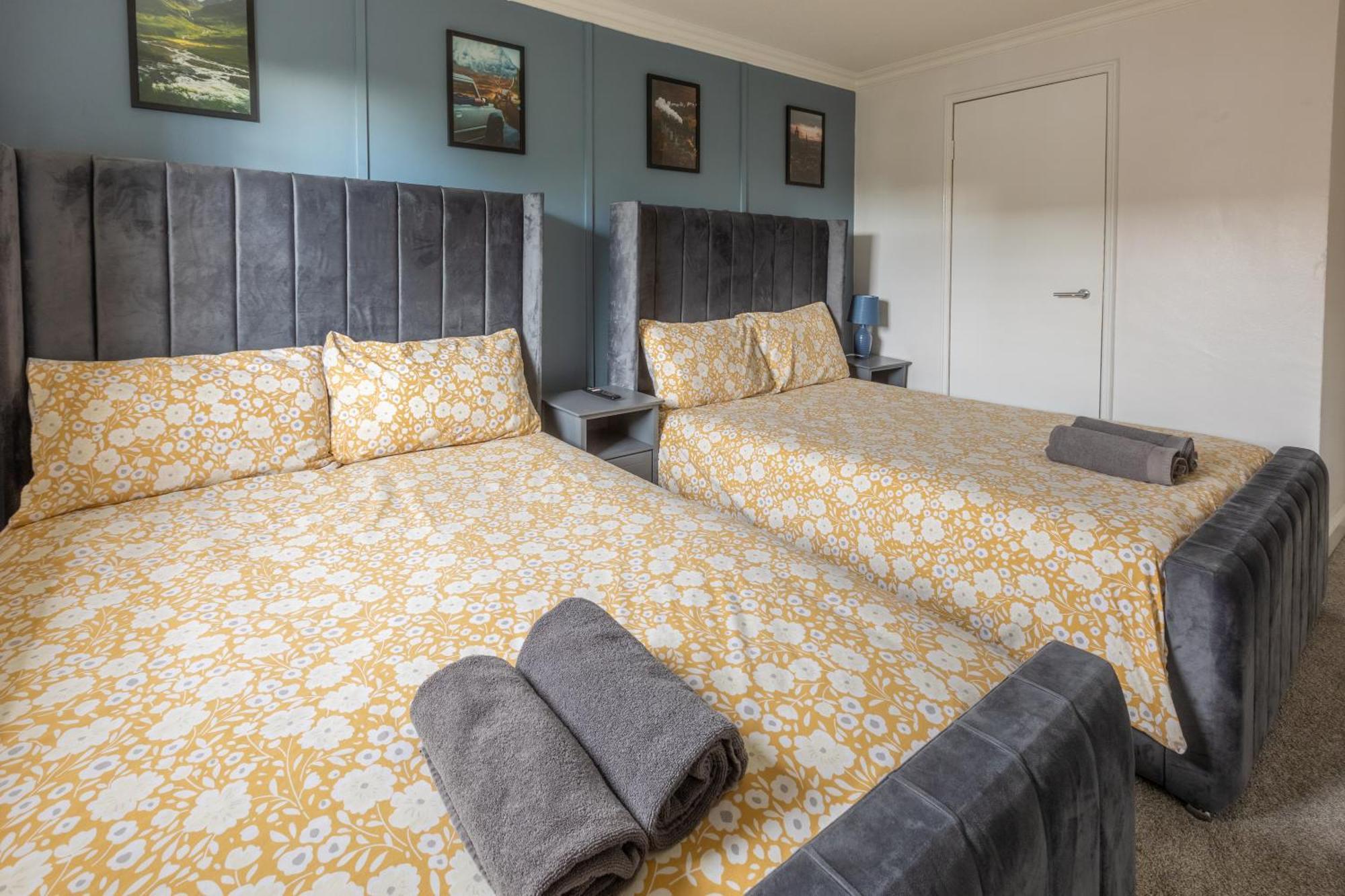 Holiday home Ideal 3 Bed In With Free Parking Glasgow