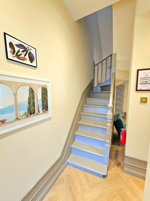Newly Renovated Gem - Free Parking & Modern Comfort Glasgow