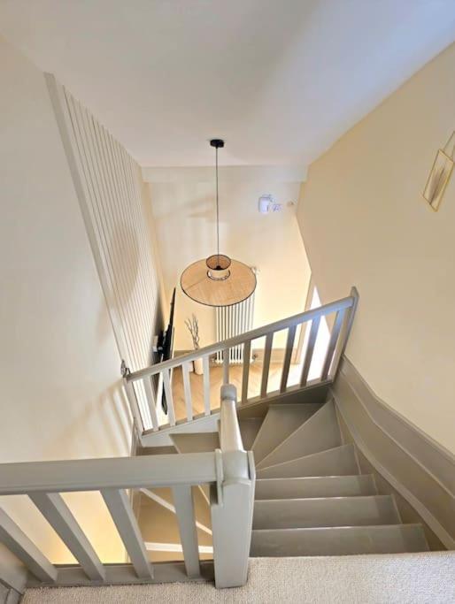 Newly Renovated Gem - Free Parking & Modern Comfort Holiday home Glasgow