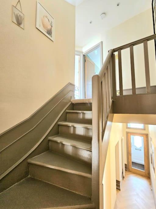 Newly Renovated Gem - Free Parking & Modern Comfort *