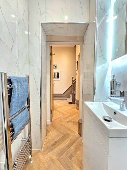 Newly Renovated Gem - Free Parking & Modern Comfort *