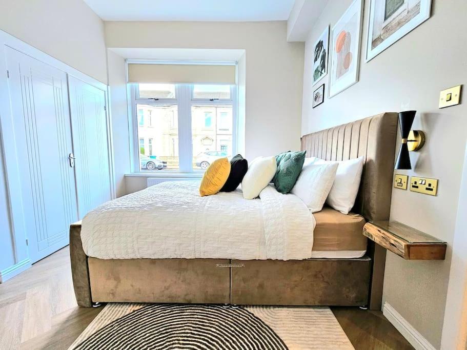 Holiday home Newly Renovated Gem - Free Parking & Modern Comfort