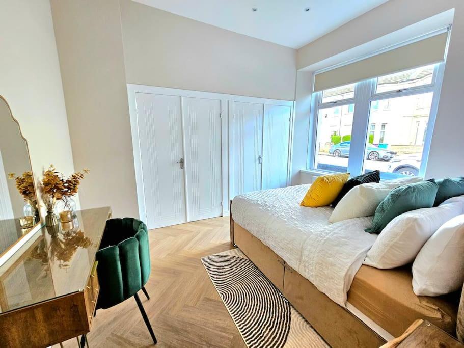 Holiday home Newly Renovated Gem - Free Parking & Modern Comfort *