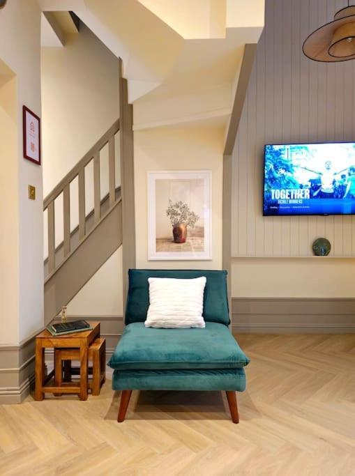 Newly Renovated Gem - Free Parking & Modern Comfort Holiday home Glasgow