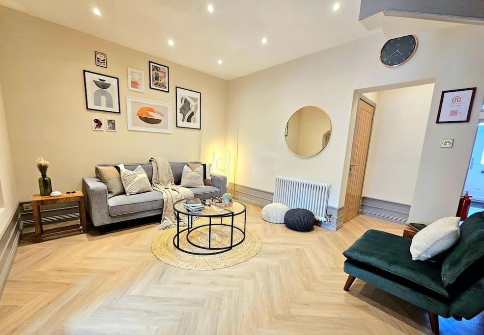 Newly Renovated Gem - Free Parking & Modern Comfort
