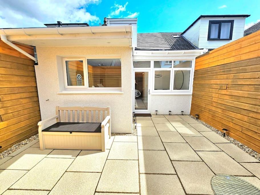 Holiday home Newly Renovated Gem - Free Parking & Modern Comfort *