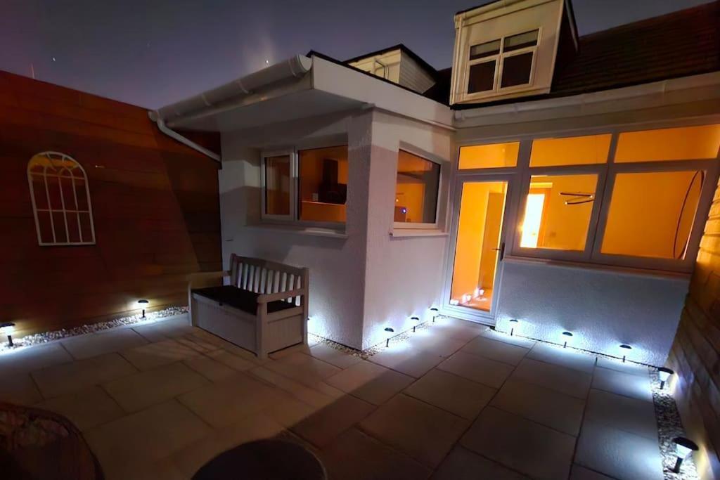 Holiday home Newly Renovated Gem - Free Parking & Modern Comfort Glasgow