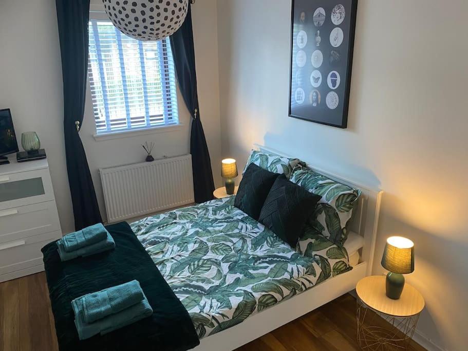 Perfectly Situated Luxury 2 Bedroom Apartment Glasgow