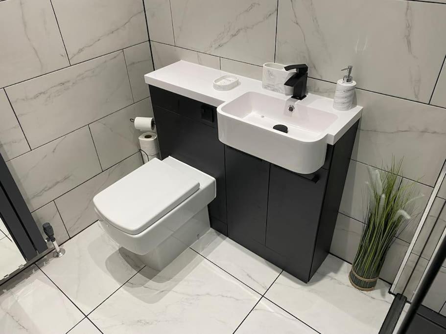 Perfectly Situated Luxury 2 Bedroom * Glasgow